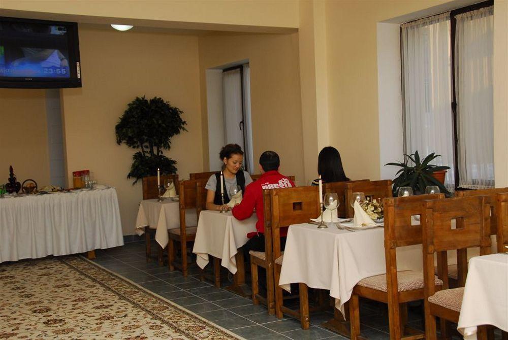 Saraishyq Hotel Almaty Exterior foto