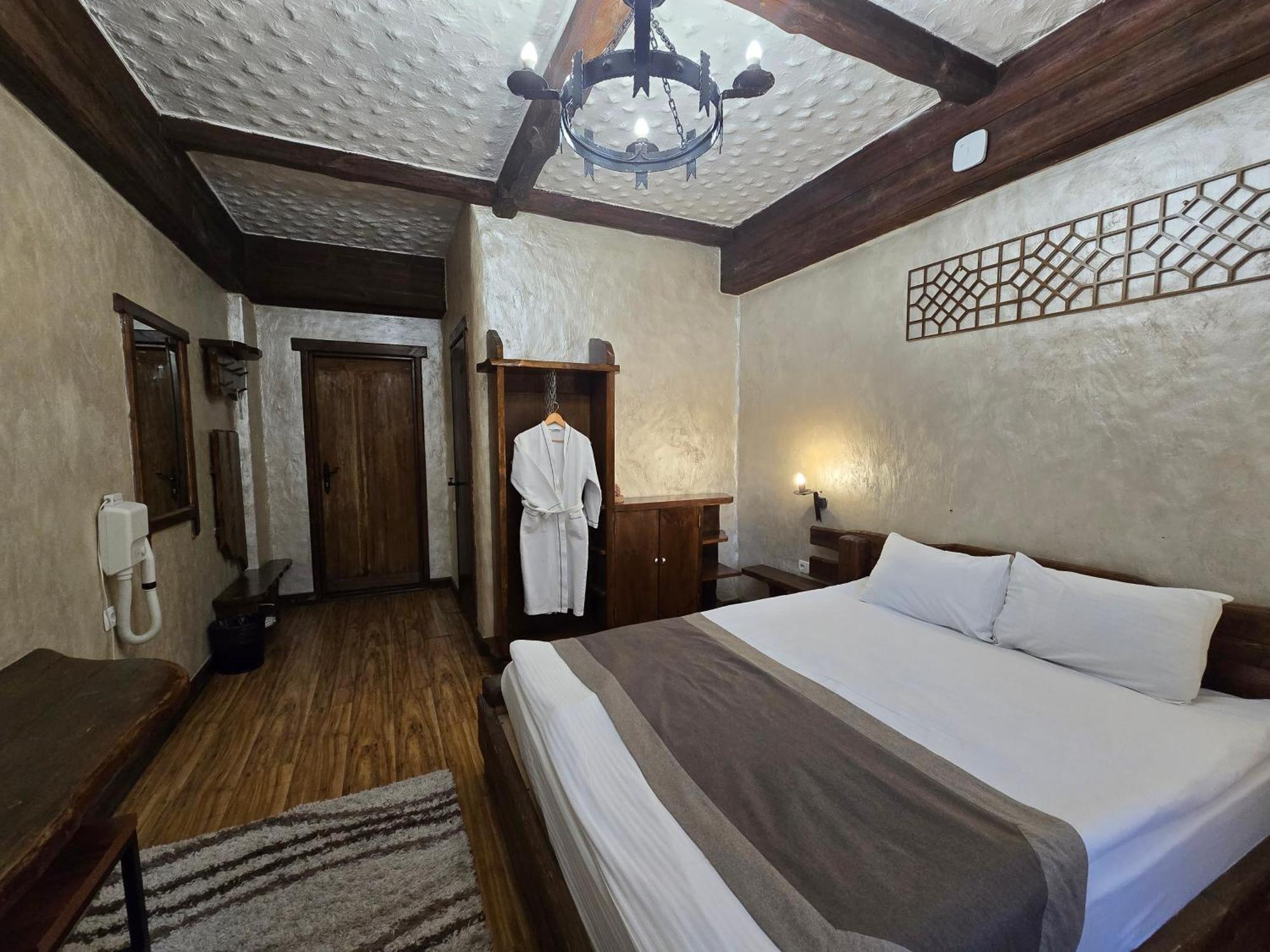 Saraishyq Hotel Almaty Exterior foto